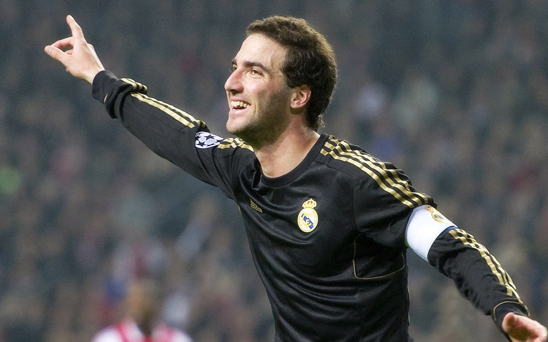 那不勒斯封锁佛罗伦萨,当足球围城遇上F1的速度革命