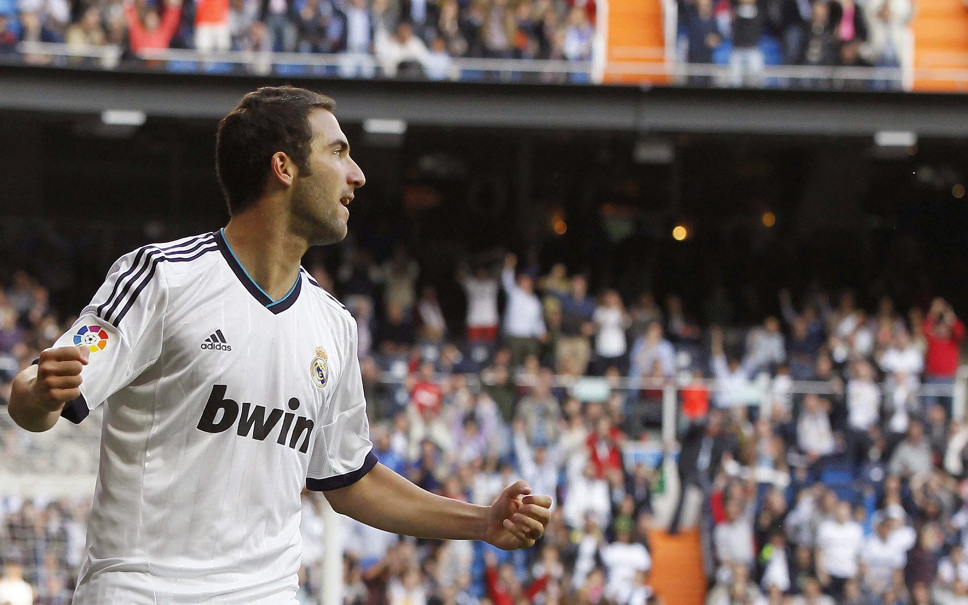 塞维利亚强行终结土耳其，三笘薰在德甲争冠战接管比赛